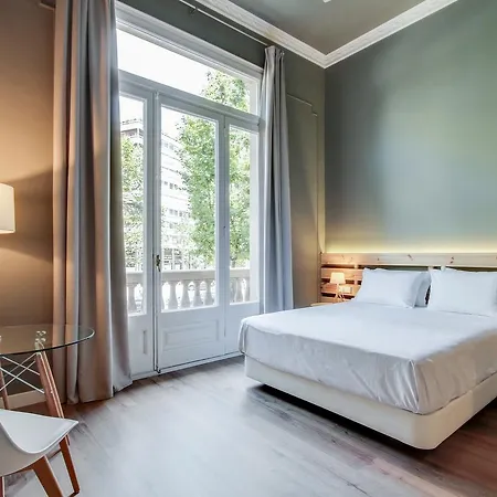 Principal B&bcn Bed and breakfast